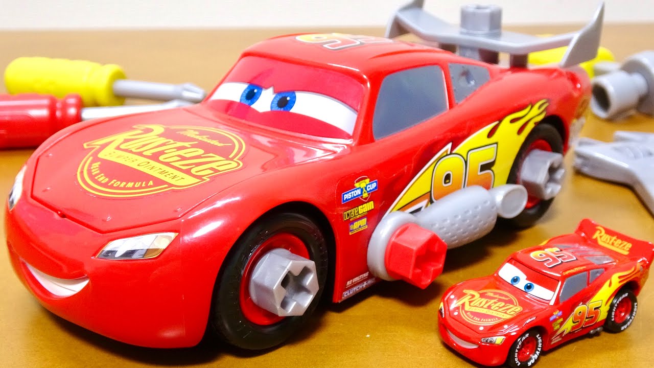 本物の整備士気分！モンキーレンチやドライバーで組み立てる巨大