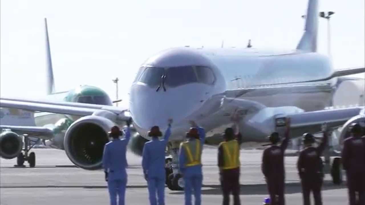 2015年11月11日MRJ初飛行！（三菱航空機（株）提供） - YouTube