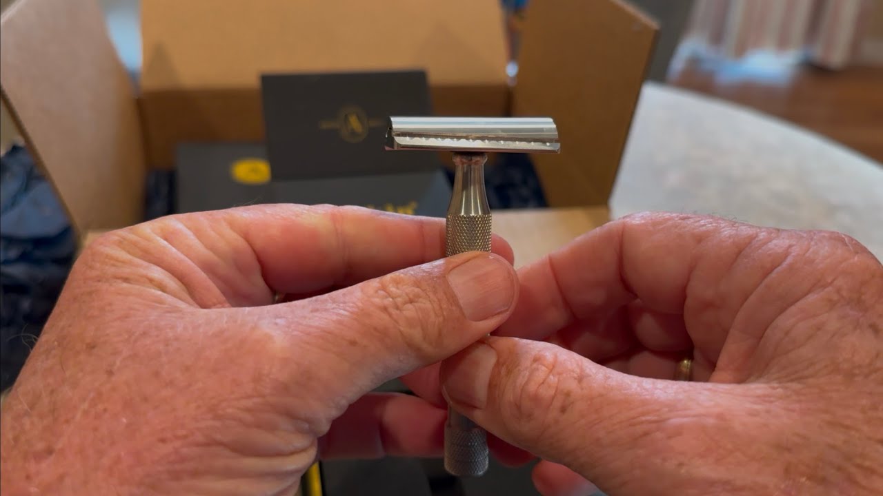 Above the Tie S1両刃カミソリ SB・OC S1 Slant Razor Above the Tie