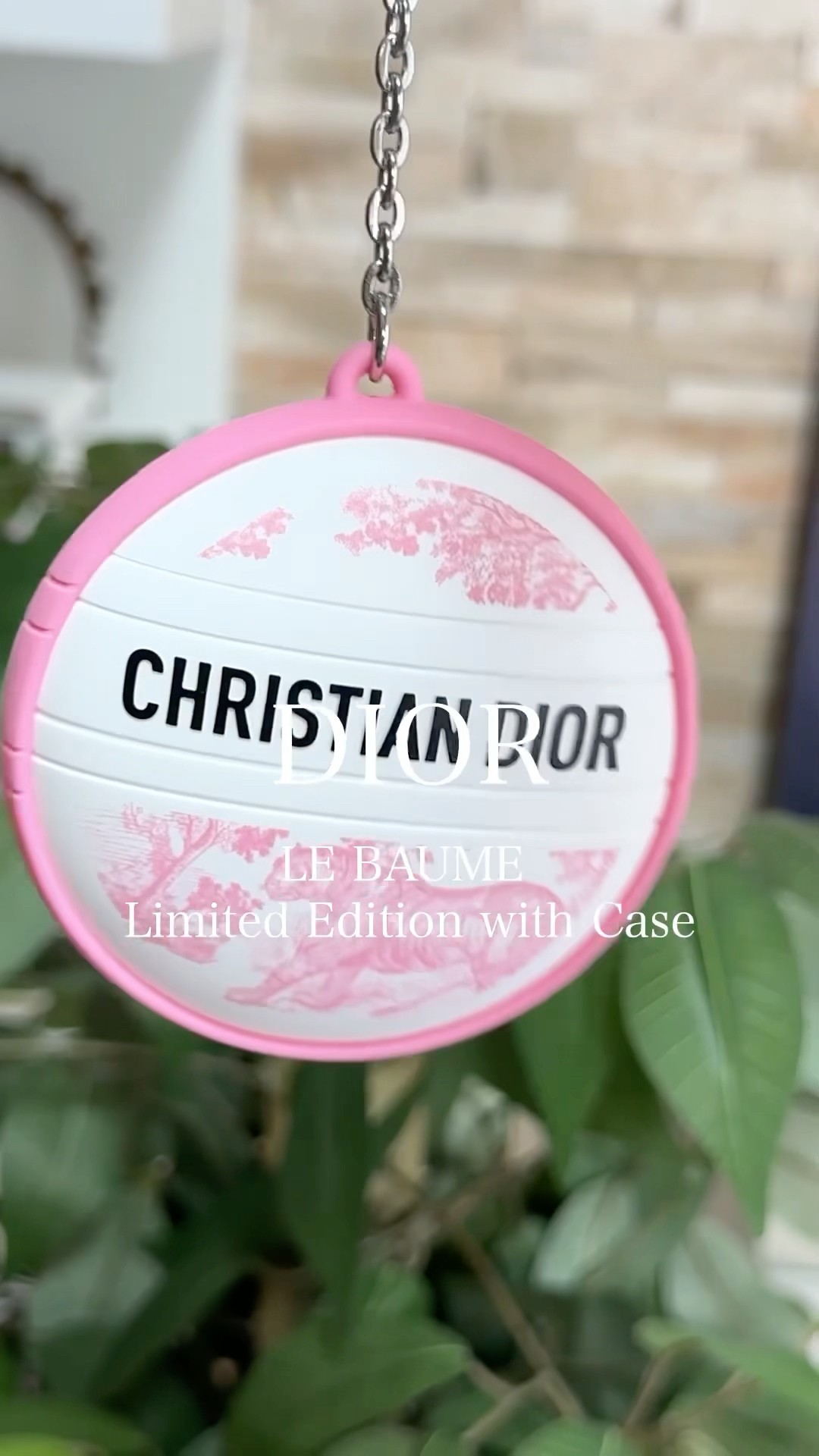 DIOR🩷限定ケース付きのルボーム！ボディにもフェイスにもマルチに