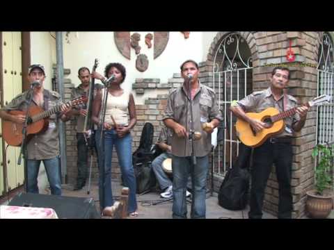 The introduction to Cuban Tres : トレスギター入門 - YouTube