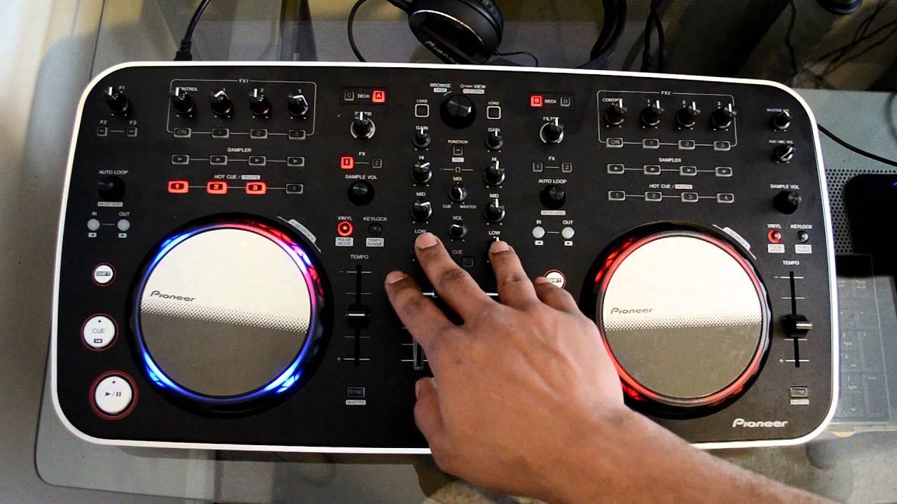 Pioneer DDJ-ERGO USB Digital DJ Controller Review Video - YouTube