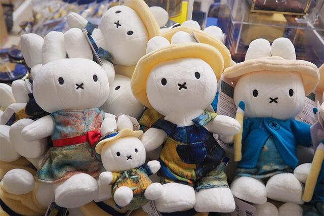 散財しちゃう！ 神戸の「大ゴッホ展」限定グッズ 名作尽くしだった