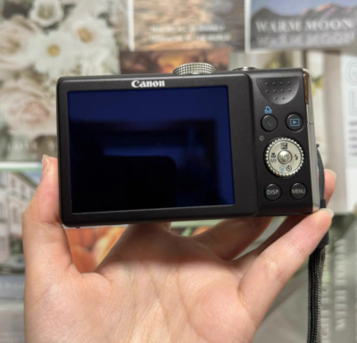 Canon PowerShot SX200 IS 12.1MP 12x Optical Zoom CCD Black Digital