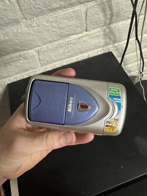 Nikon Coolpix E2500 2.0 Mega Pixel 3x Optical Zoom Silver Compact