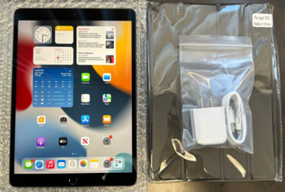 Apple iPad Air 3rd Generation A2152 Wi-Fi 10.5 in GRAY 64GB