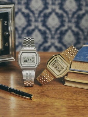 CASIO カシオ A1000A-7JF デジタル腕時計 シルバー CASIO（カシオ