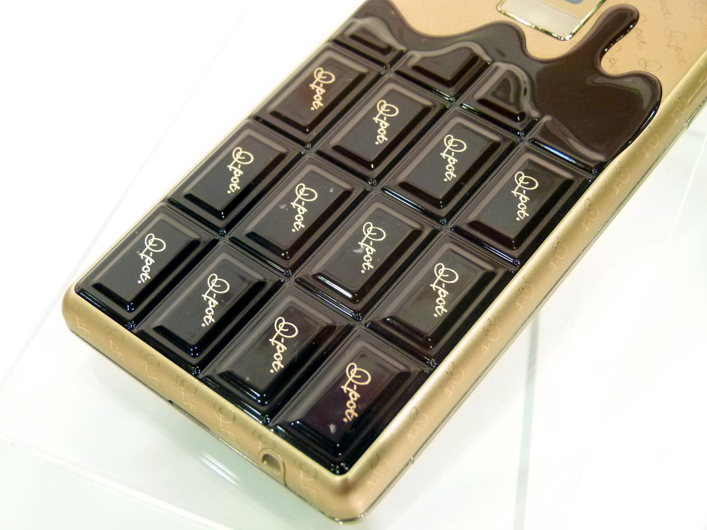 チョコレートとスマートフォンが融合した「Q-pot. Phone」レビュー