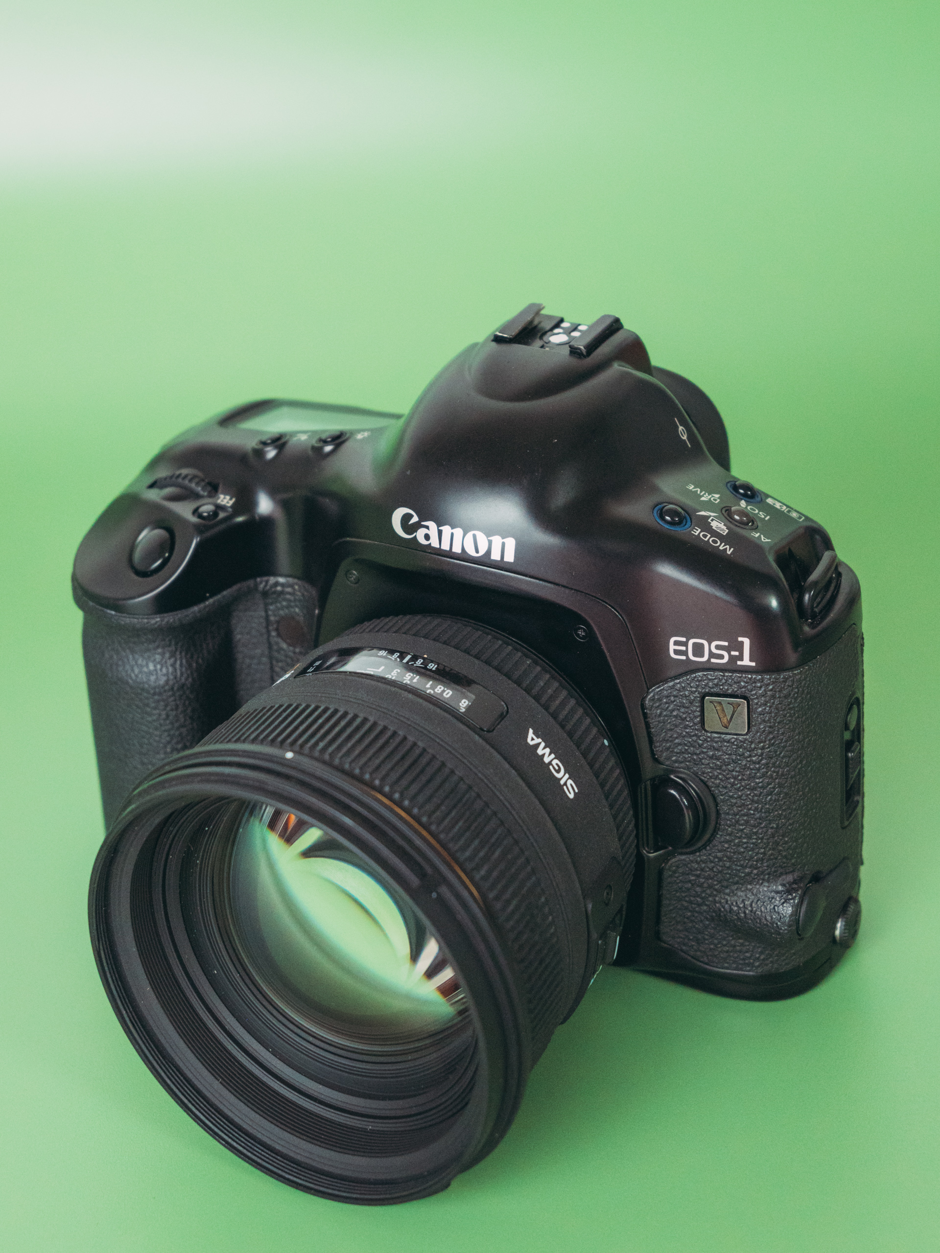 Canon EOS 1V Review - the Last Professional Film SLR from Canon