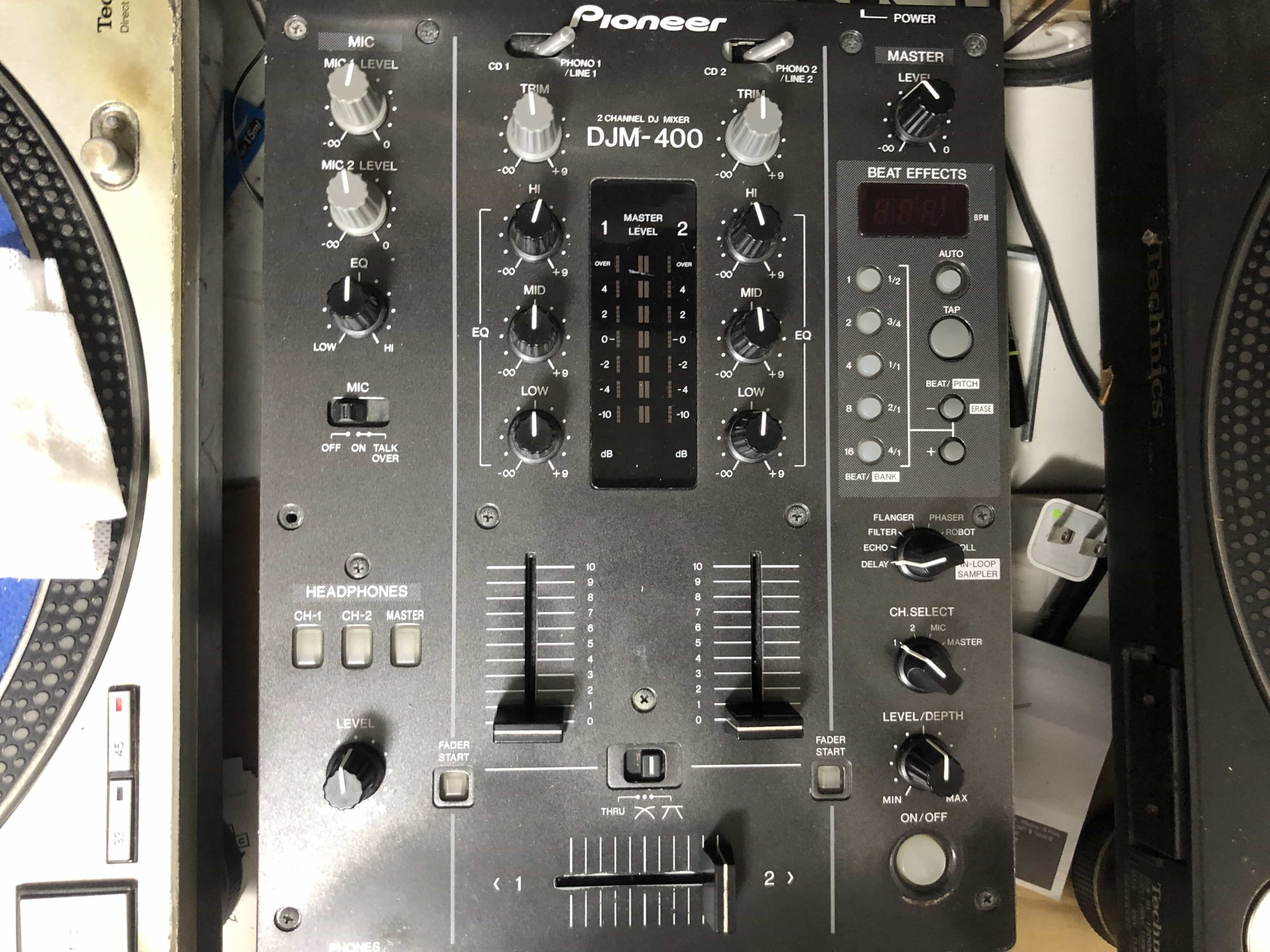 DJ機材】PioneerのDJミキサーDJM-400がぶっ壊れた2回目2台目 – Bee's