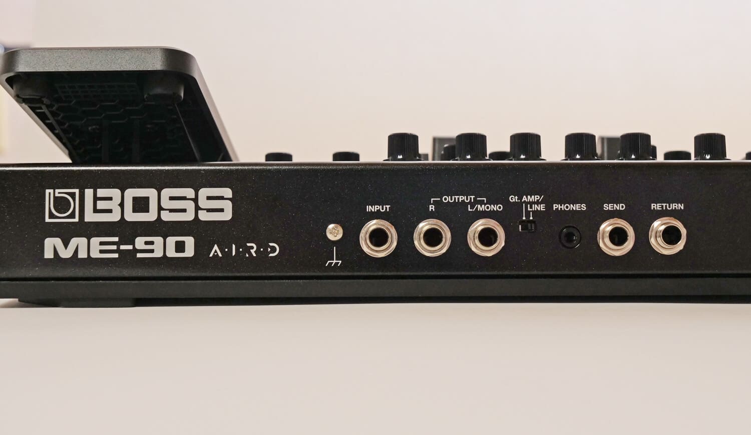 ツマミ操作のマルチエフェクター BOSS ME-90 レビュー!!【エレキギター