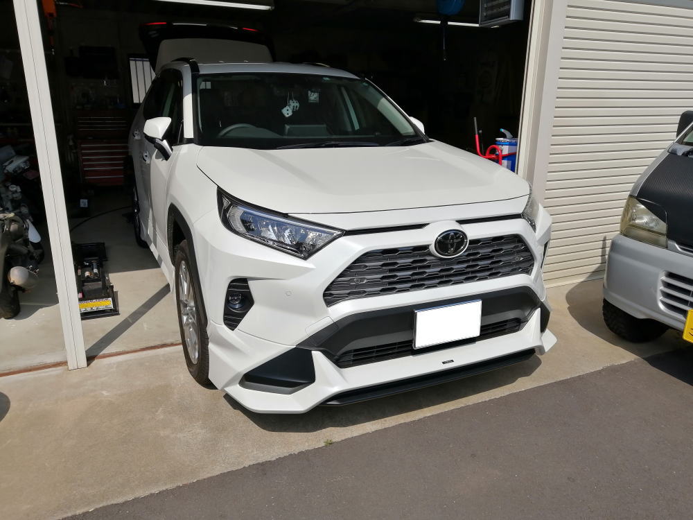 ギガテックス・モータースRAV4 (MXAA54) にヒッチメンバーの取り付け