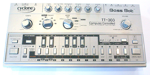 Cyclone Analogic TT-303 BassBot - Attack Magazine