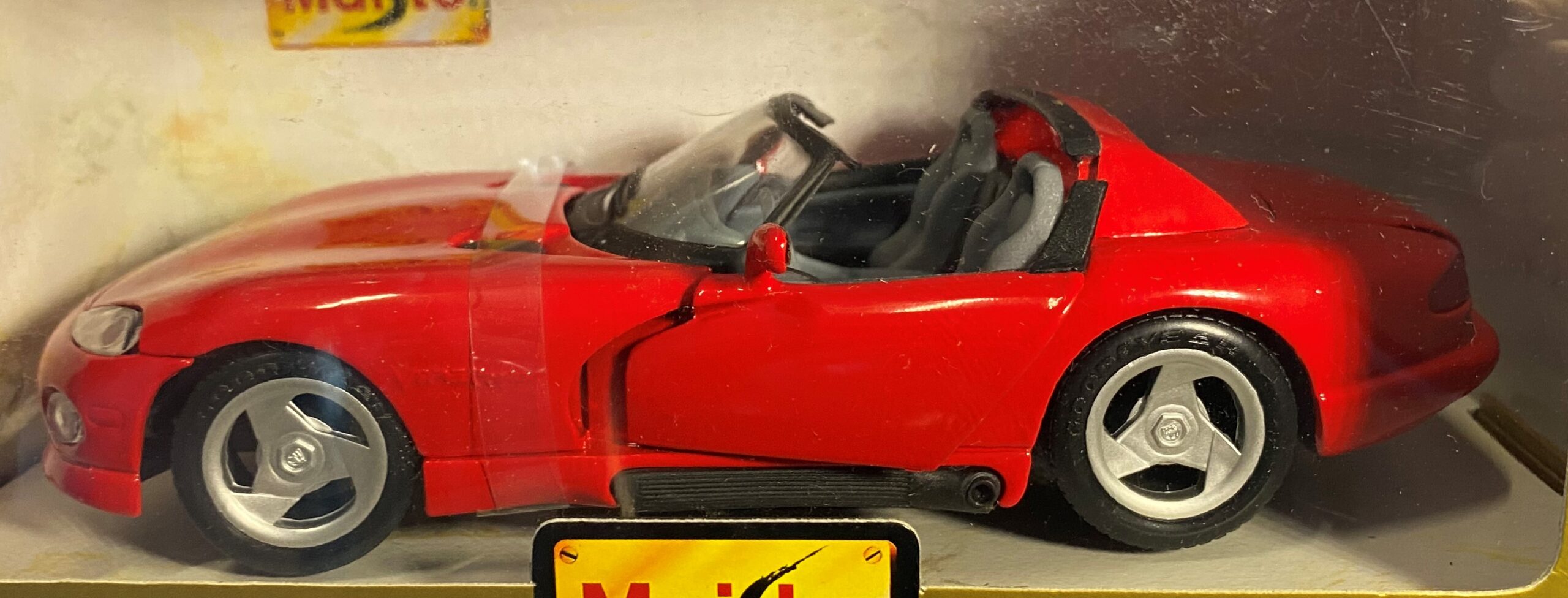 Maisto Dodge Viper RT/10 '95 1