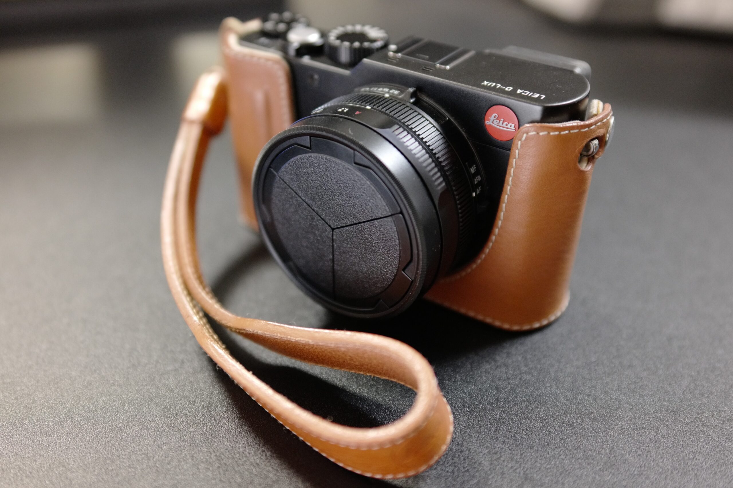 Leica D-LUX (Typ109) 用にハンドストラップとケース類を購入！｜ザブログ