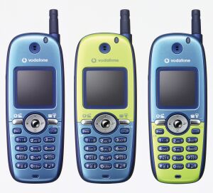 着せ替えできるプリペイド端末「enjorno V102D」 - ITmedia Mobile