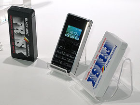 ウィルコム、「ストラップフォン WX03A」を1月25日に発売：1月1日から