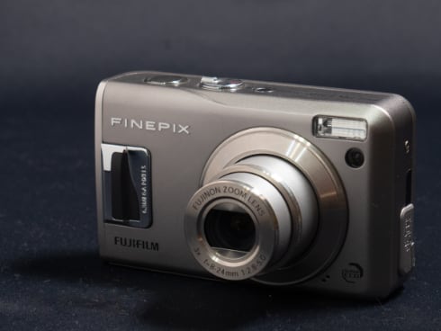 オールドコンデジが若者の間で流行しているらしいので自室から発掘