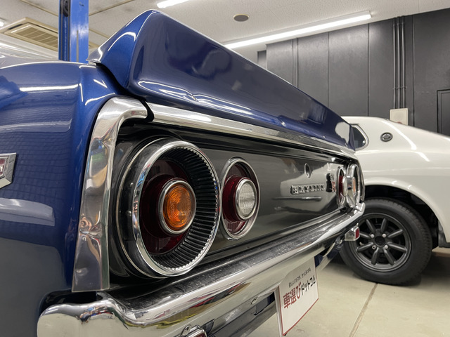 日産 スカイライン 2000 GT 【ケンメリ】 5速MT 16インチAW 1290.0万円