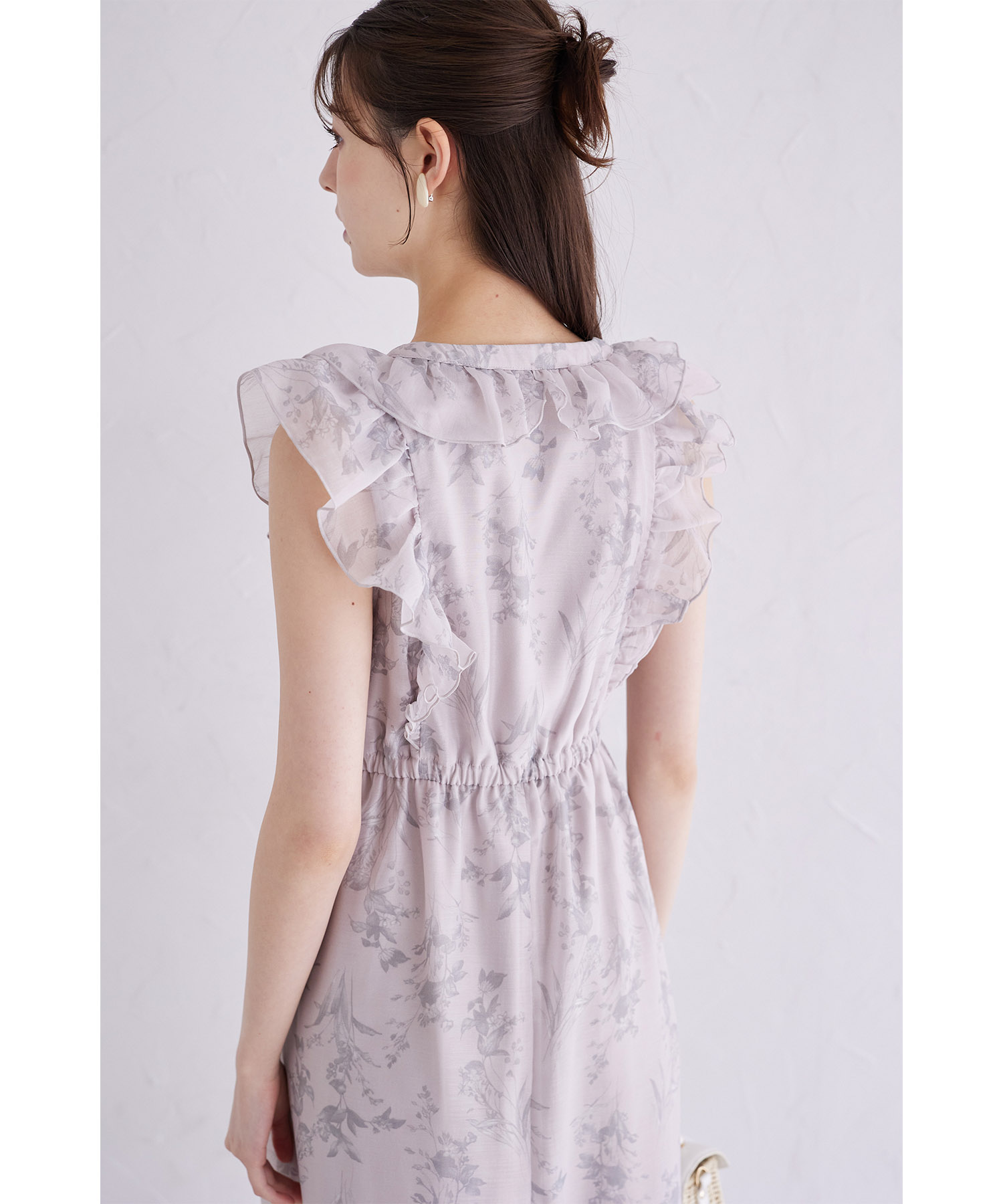 フリル付きシアーフラワープリントワンピース