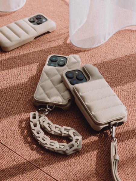 お洒落女子が愛用！DEMIUの【スマホストラップ】が今大人気！ | ADDICT