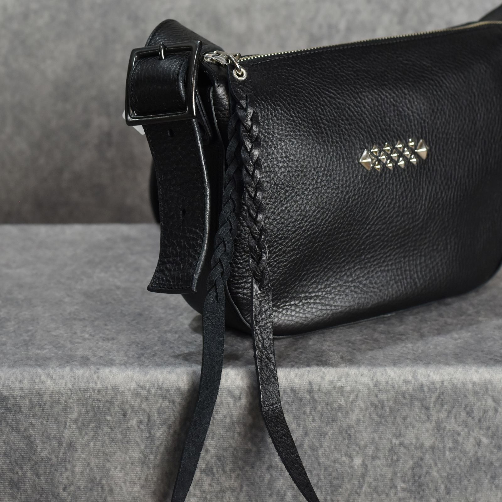 CALEE - STUDS LEATHER SHOULDER BAG ＜REGULAR＞ (BLACK) / スタッズ