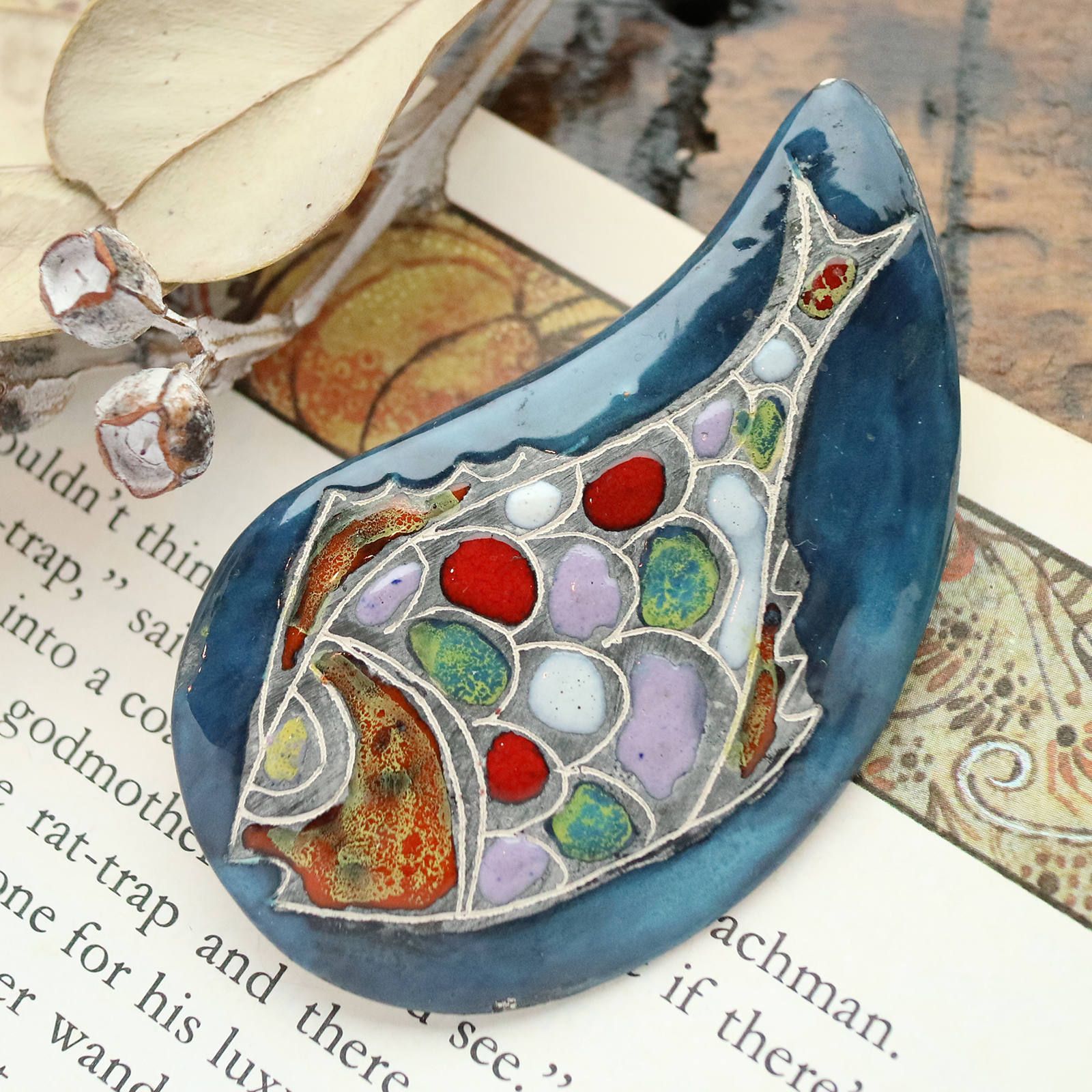 陶器ブローチ「カラフルフィッシュ」 | corne/コルネ