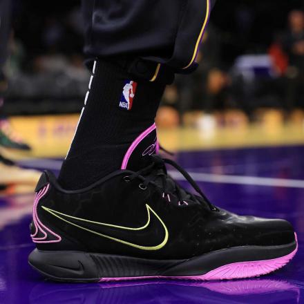 リーク】ナイキ レブロン 21 