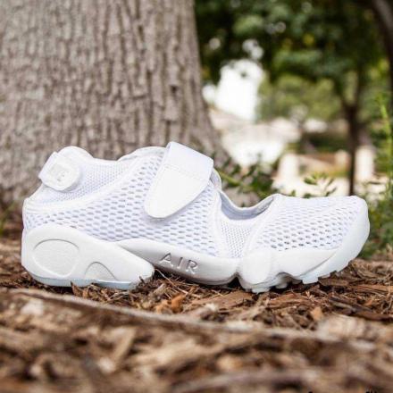 国内販売開始】ナイキ ウィメンズ エア リフト ブリーズ 全2色