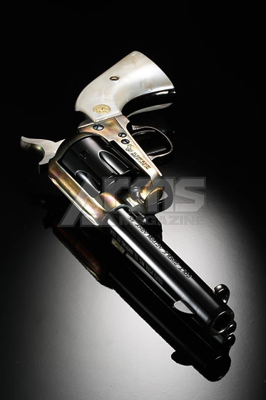 ケースハードン仕上げで美しい金属感を表現「ハートフォード コルト