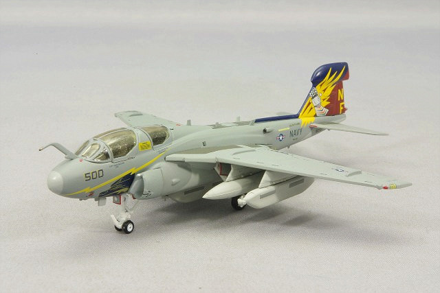ホーガン Mシリーズ 1/200 EA-6B プラウラー アメリカ海軍 VAQ-136 第