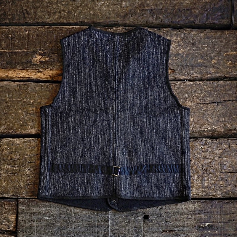 Browns Beach / EARLY VEST 