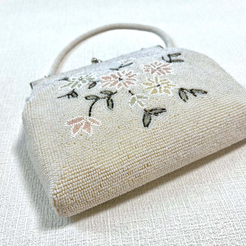 昭和レトロ ヴィンテージ 総ビーズバッグ 白 花模様刺繍 | ルゴワ屋