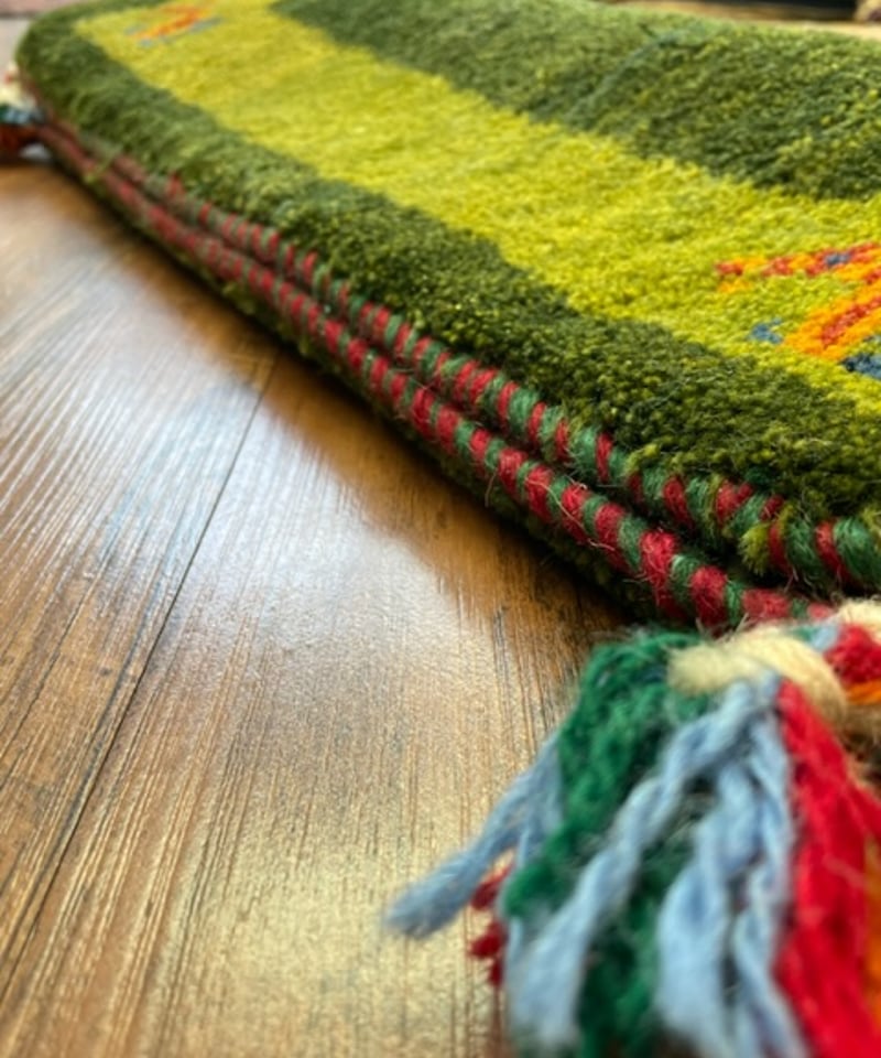 新品 ペルシャ絨毯 手織り ギャッベ59×40cm 緑色 山羊 生命の木