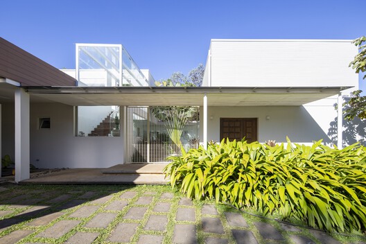 Patio House / VOID | ArchDaily