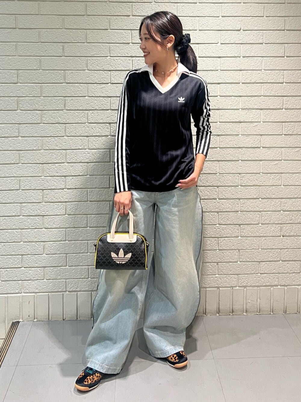 モノグラム ミニ ボウリングバッグ、アディカラー フットボール ジャ