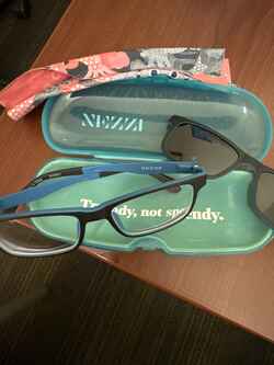 Black Rectangle Magnetic Snap-On Set #640621 | Zenni Optical Canada