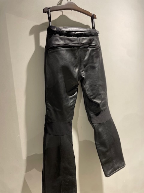 レザーパンツ入荷いたしました！：KUSHITANI 横浜店 | KUSHITANI