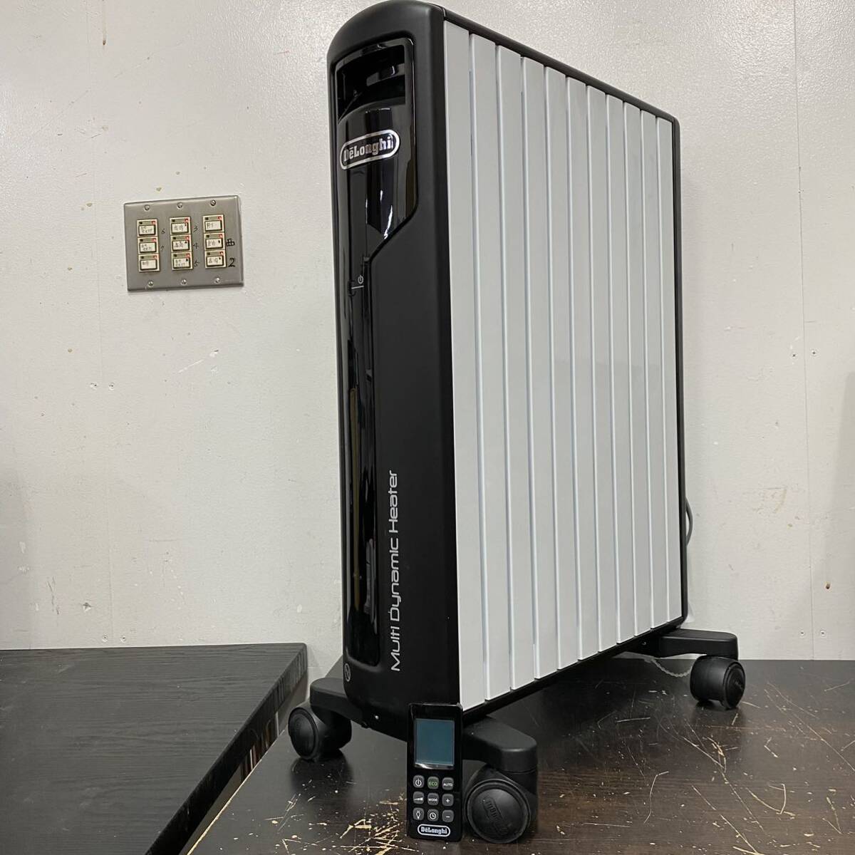 De'Longhi Mini Dynamic Heater ブラック DeLonghi ミニダイナミック