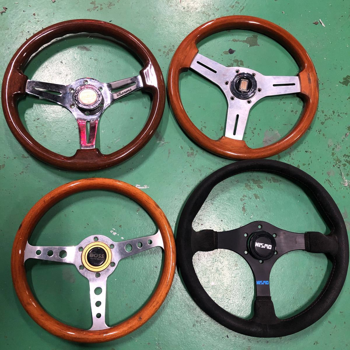 MOMO ステアリングホイール 3スポーク ホーン ボス 【公式通販】