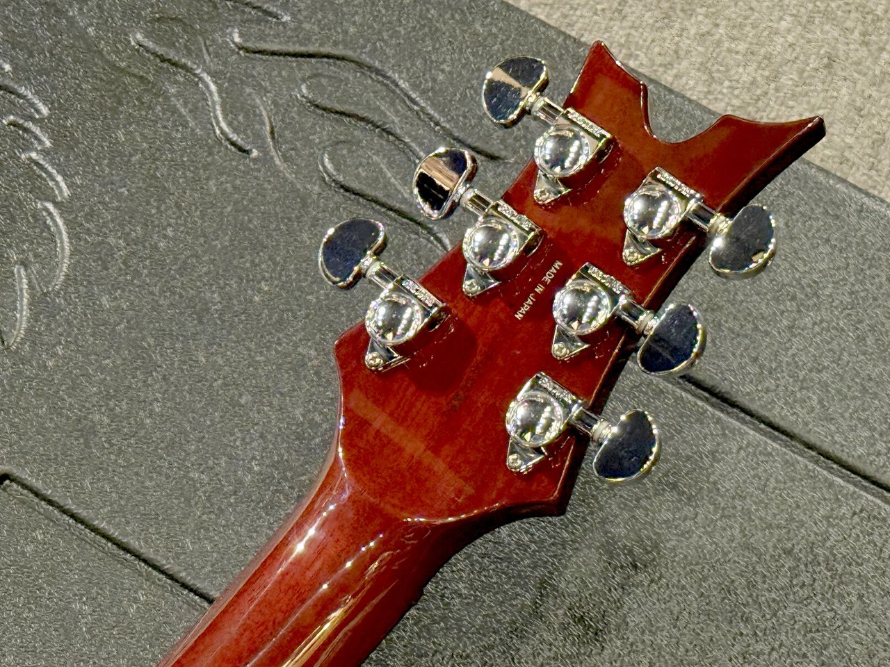 DEAN Hardtail Pro Tremolo Quilt Maple Top Trans Amber（中古