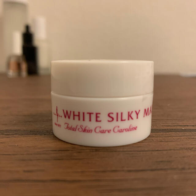 キャロリーヌ ホワイトシルキーマスクの通販 by saki's shop｜ラクマ