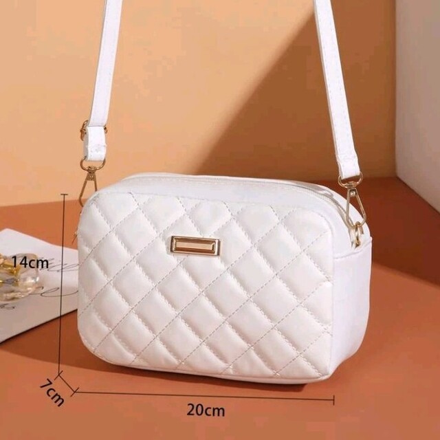 新品未使用 キルティングミニショルダーバッグ 白の通販 by happy's