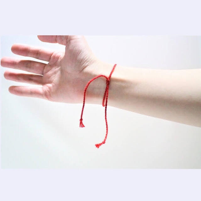 Red thread of fate＊運命の赤い糸＊ ミサンガ 2個 おまけ付きの通販