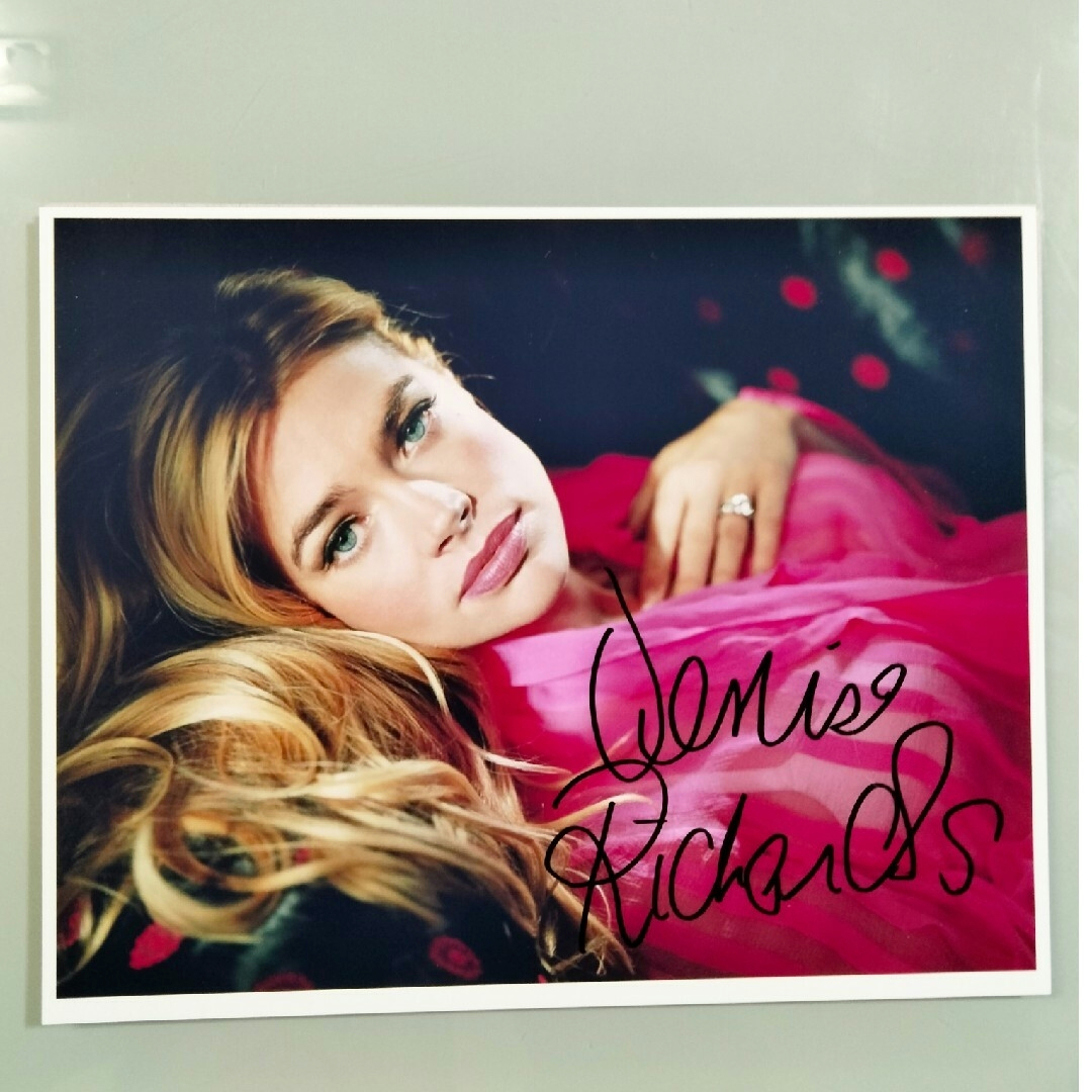 セール中…デニス・リチャーズ直筆サイン入り2Lサイズ写真…Denise〜