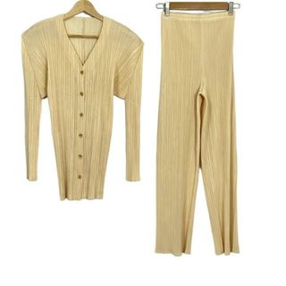 PLEATS PLEASE ISSEY MIYAKE（セット/コーデ）のフリマアイテム一覧
