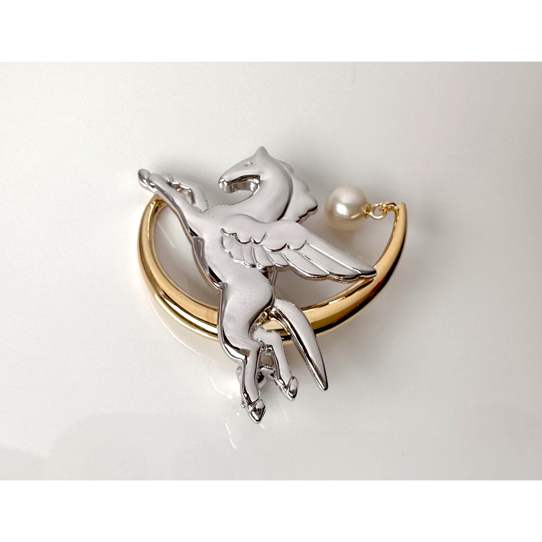 美品ꕥ幸運ꕥミキモト K18×シルバー ペガサス ブローチ アコヤ真珠