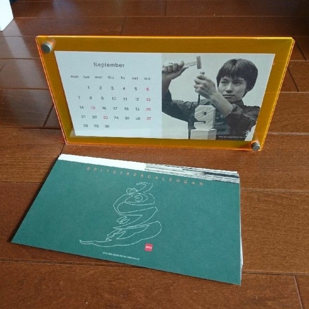 スピッツ 1998年 卓上カレンダー spitzの通販 by 普通の金魚｜ラクマ