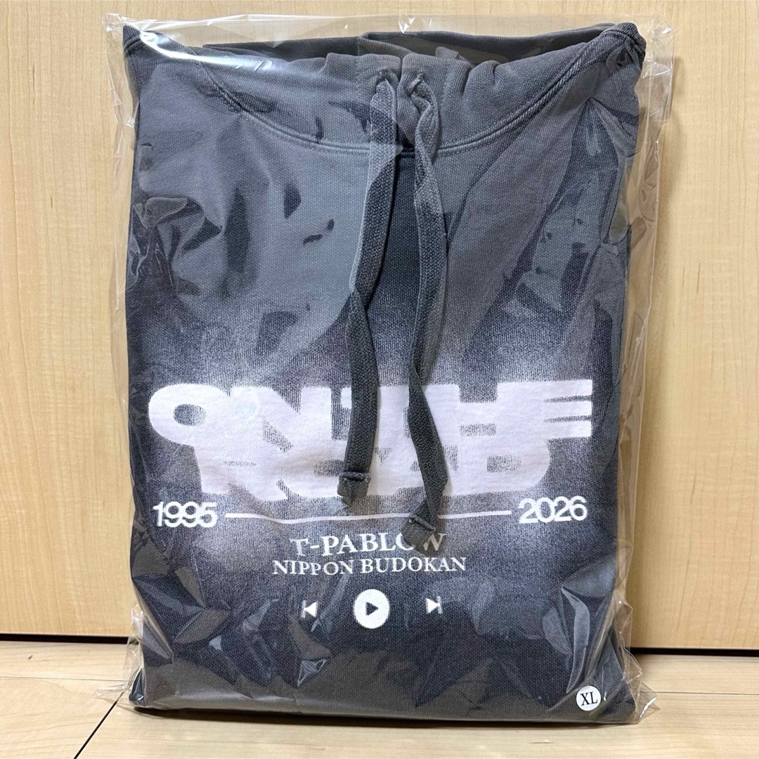 限定 T-Pablow - ON THE ROAD LOGO HOODIEの通販 by Pierre's shop｜ラクマ