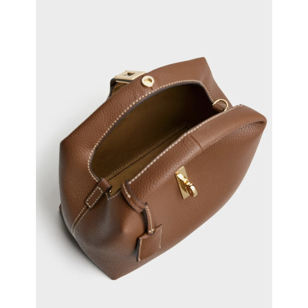 Charles and Keith - 〈新品〉 CHARLES & KEITH チャンス バケット